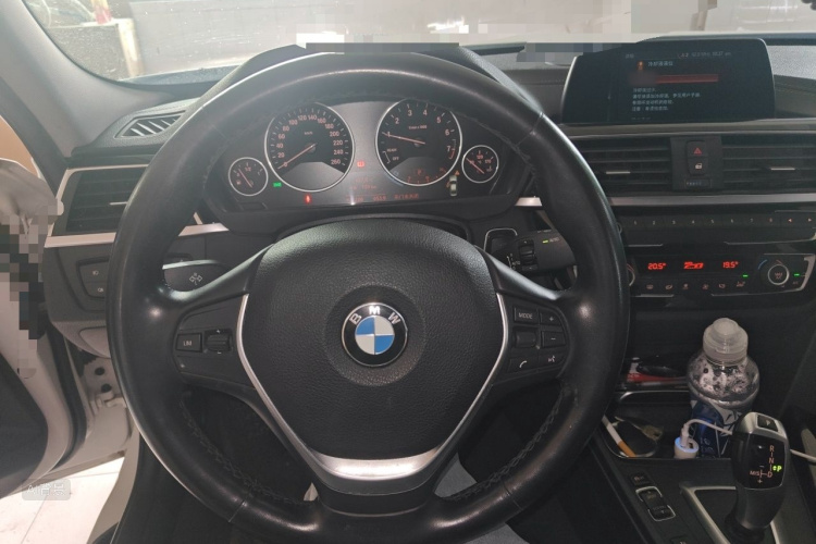 BMW 3 Series 2017 #12 BMW 3 Series 2017 car image #12