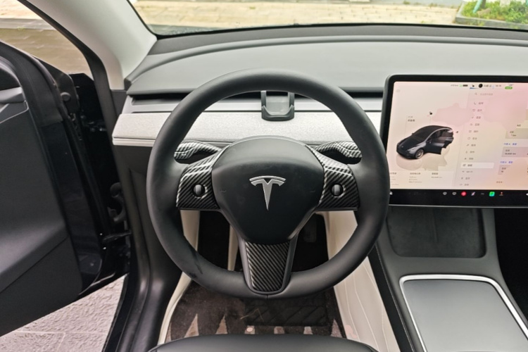 Tesla Model Y 2024 #11 Tesla Model Y 2024 car image #11