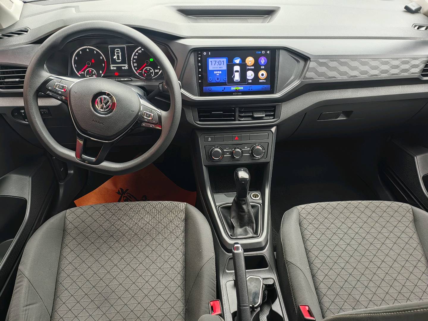 Volkswagen T-Cross 2019 car image #10