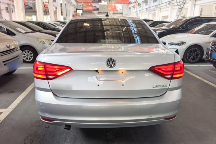 Volkswagen Lavida 2017 car image #4