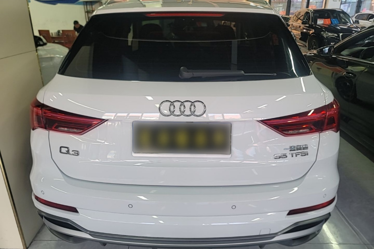Audi Q3 2021 car image #6