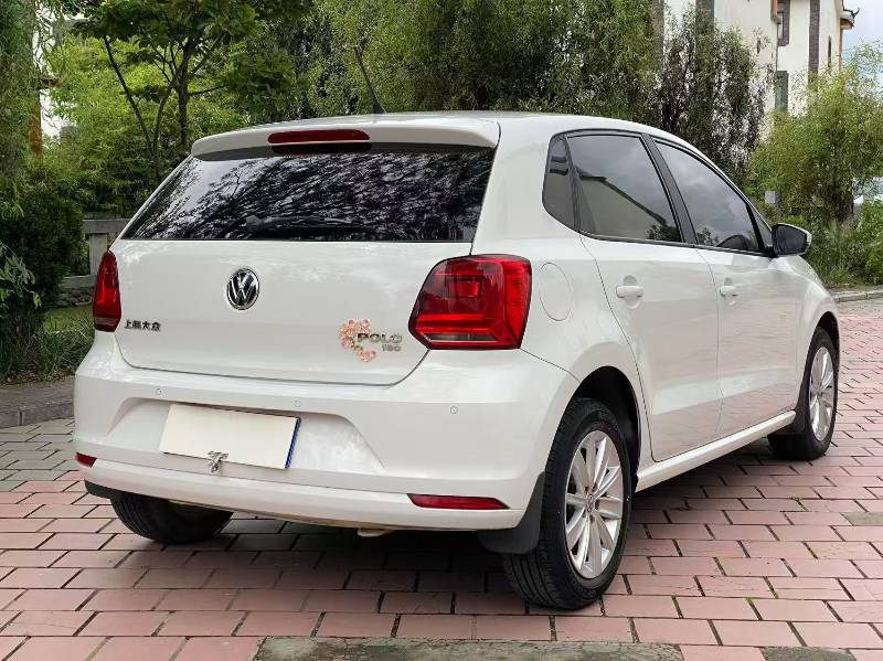 Volkswagen Polo 2016 car image #9
