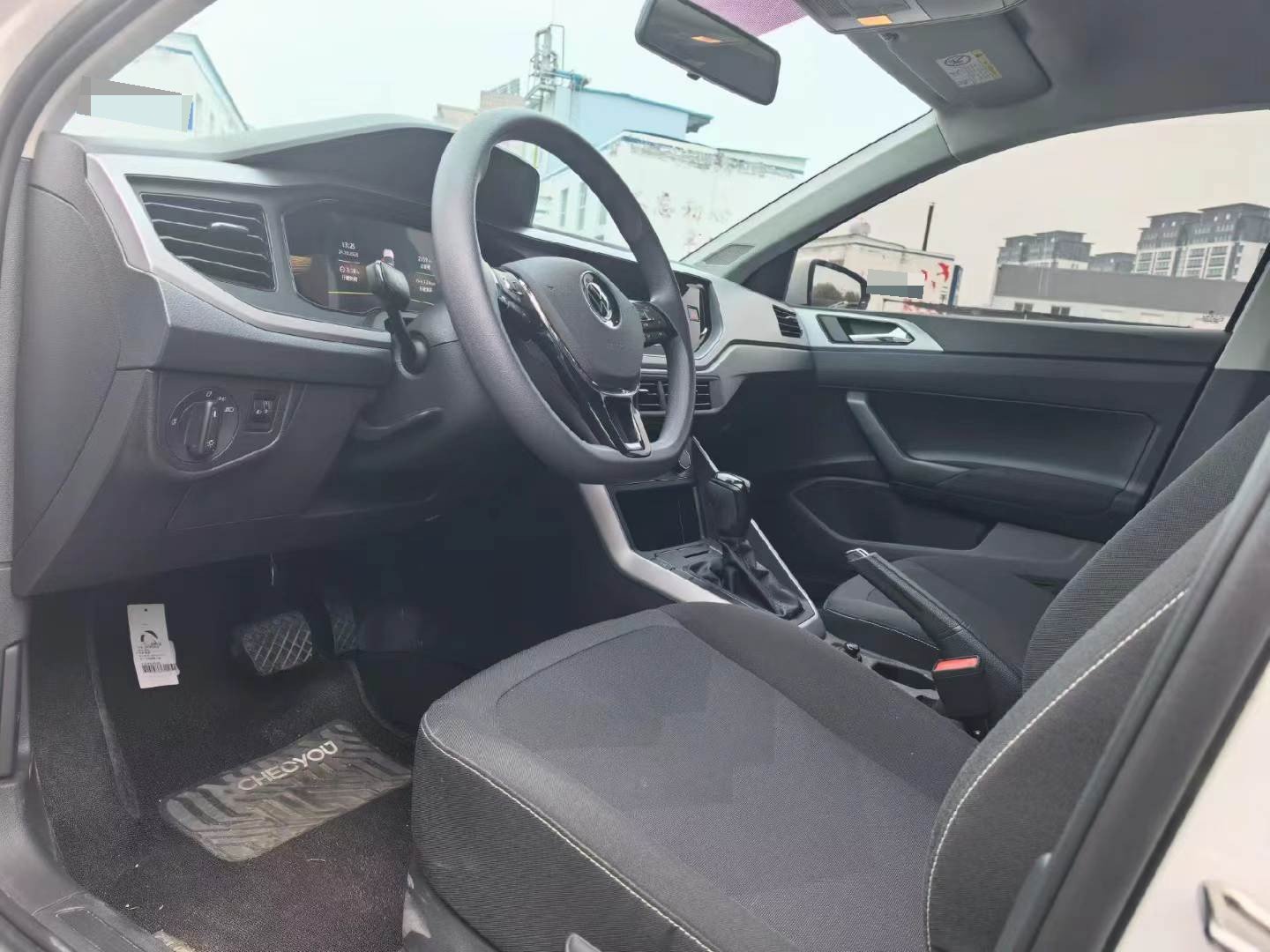Volkswagen Polo 2024 car image #2