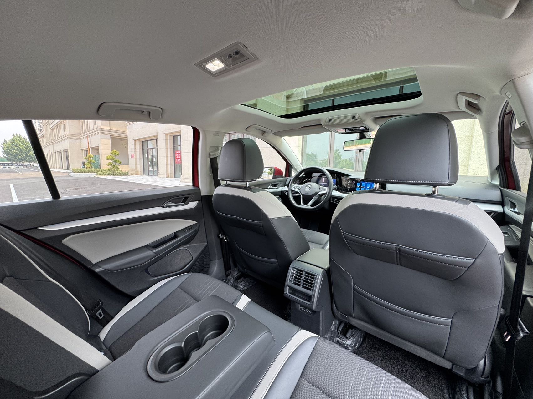 Volkswagen Golf 2021 car image #11