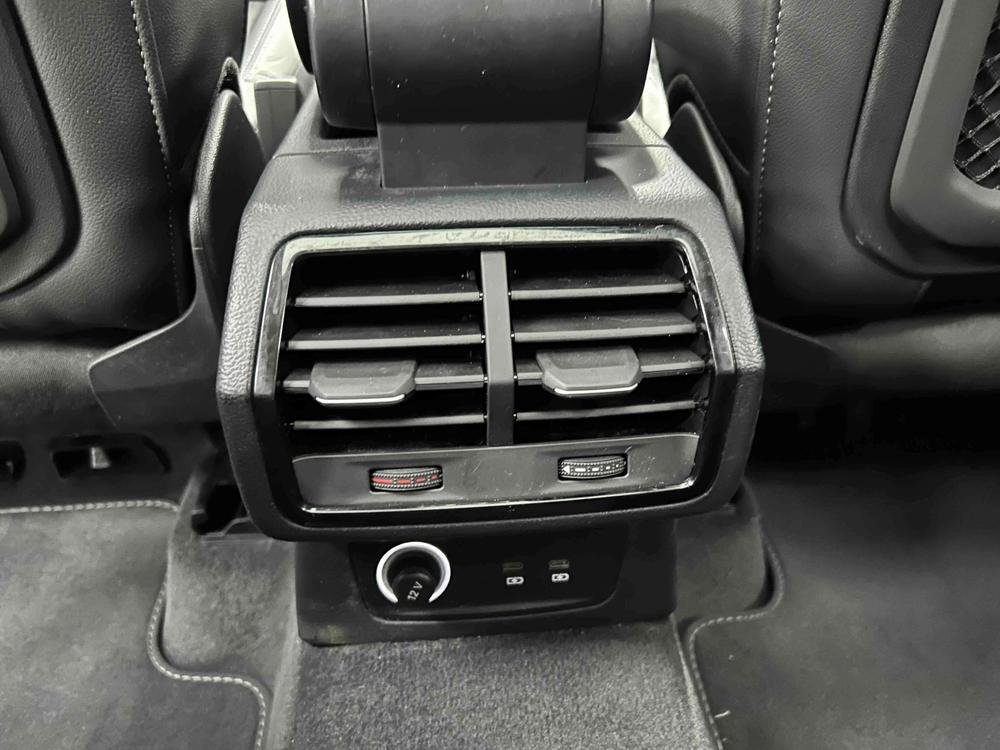Audi Q3 2022 car image #16
