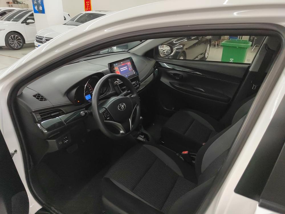 2022 car image #11