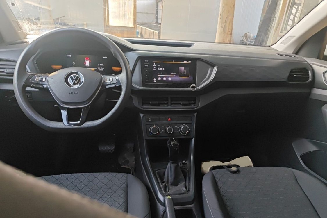 Volkswagen T-Cross 2023 #21 Volkswagen T-Cross 2023 car image #21
