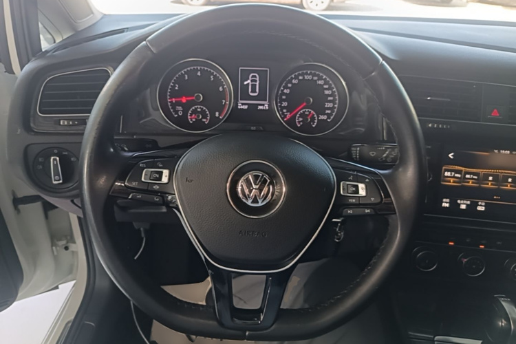 Volkswagen Golf 2019 صورة سيارة #11