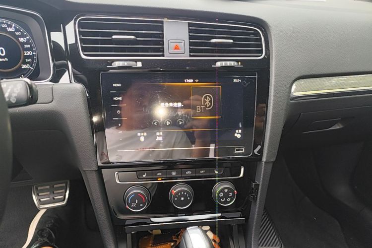 Volkswagen Golf 2020 car image #13