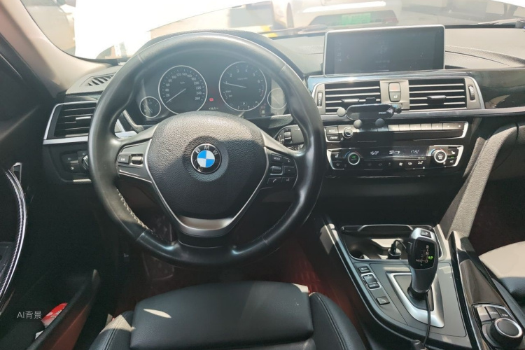 BMW 3 Series 2018 car image #12