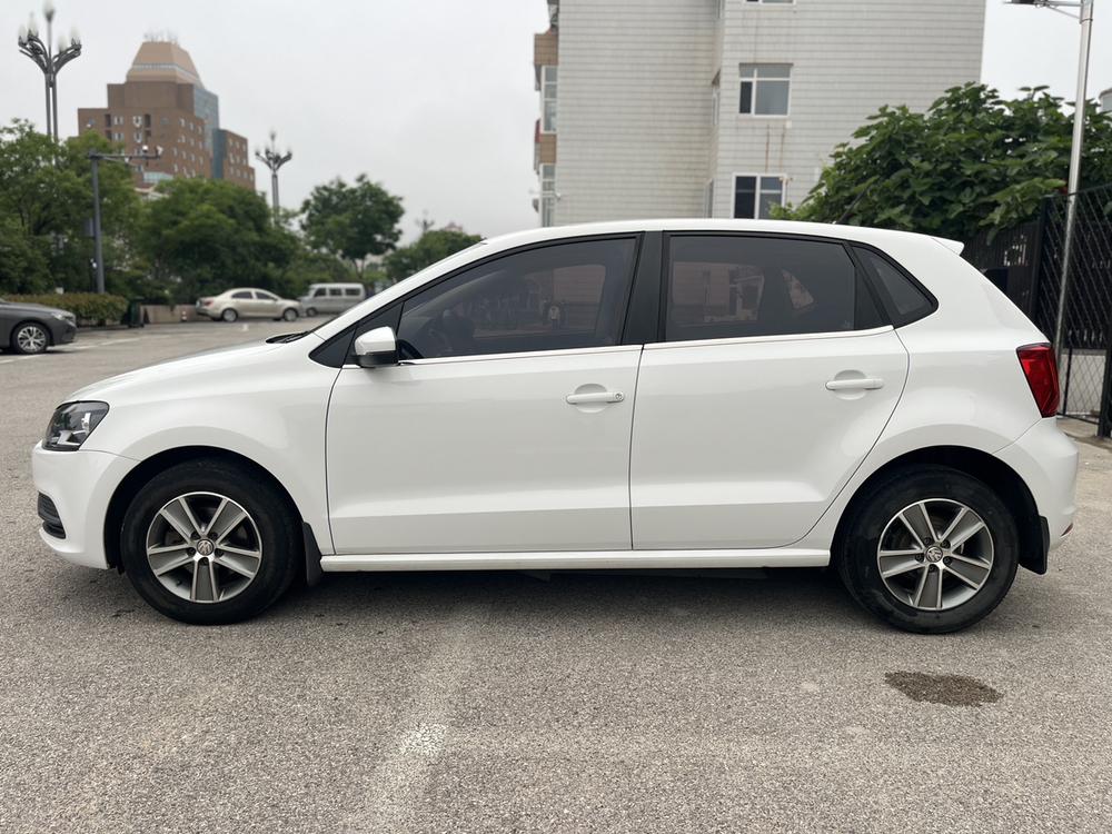Volkswagen Polo 2015 #4 Volkswagen Polo 2015 car image #4