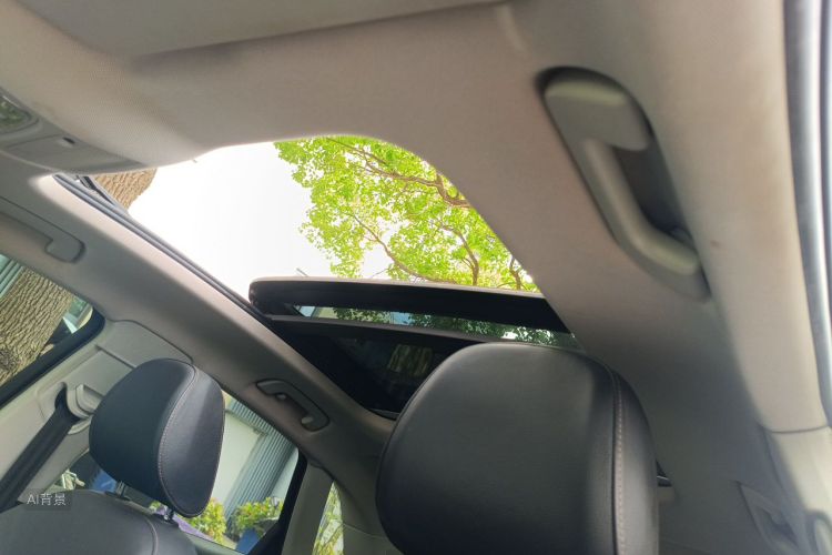 Audi Q3 2019 car image #20