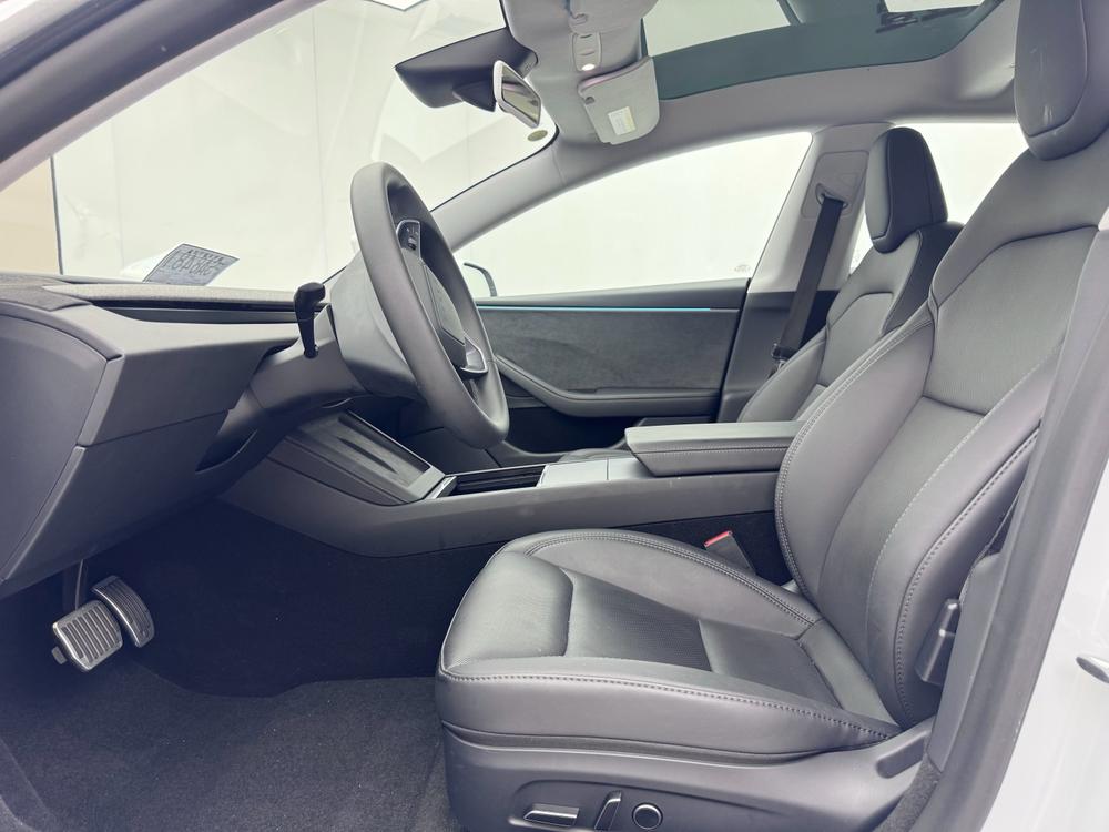 Tesla Model 3 2026 car image #8