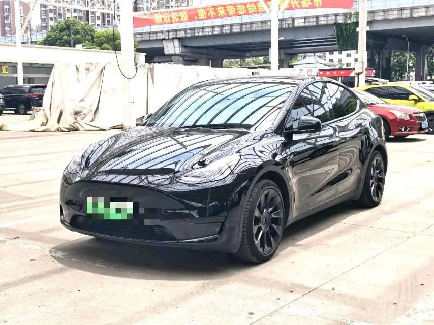 Tesla Model Y 2023 car image 