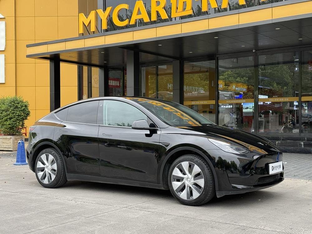 Tesla Model Y 2022 #3 Tesla Model Y 2022 car image #3