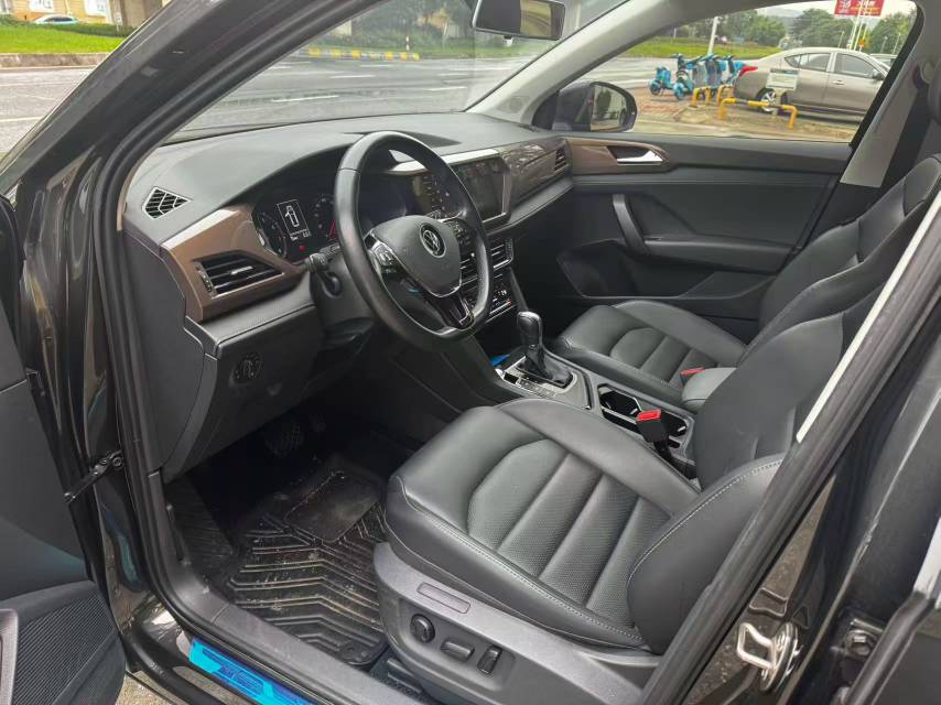 Volkswagen Tharu 2021 car image #3