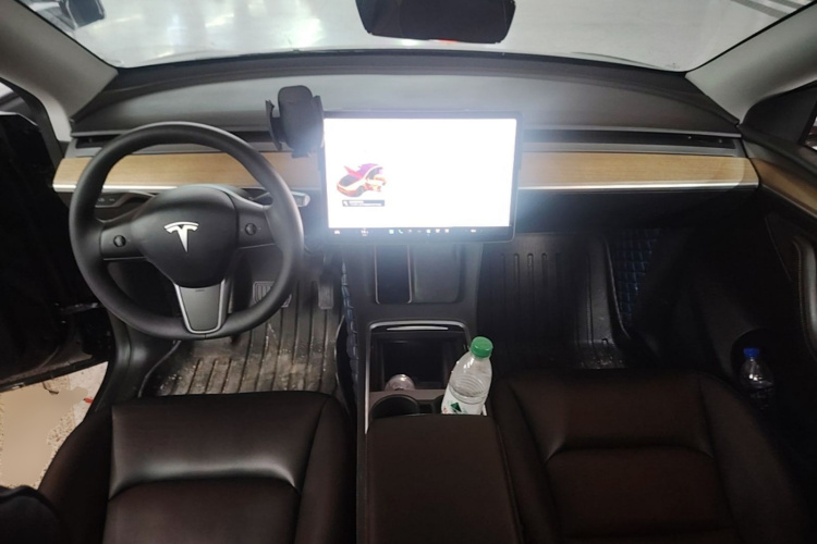 Tesla Model Y 2021 #10 Tesla Model Y 2021 car image #10