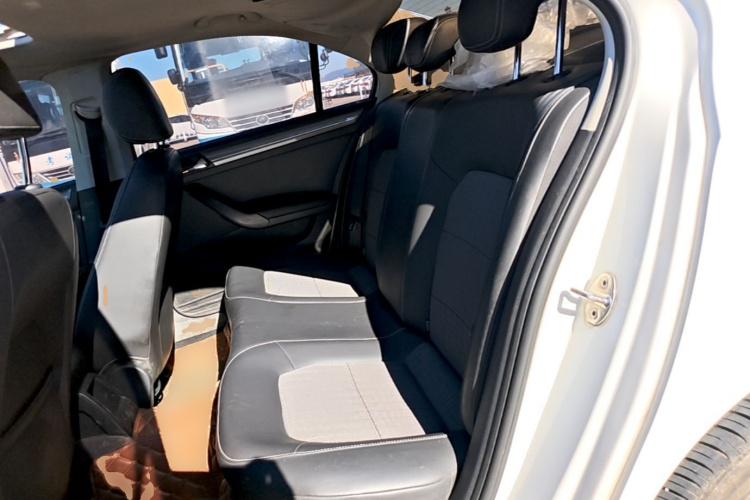 Volkswagen Santana 2016 imagen de coche #17