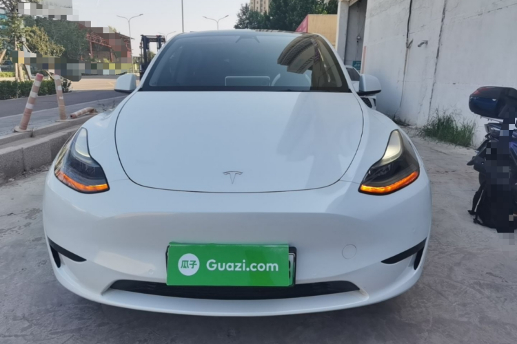 Tesla Model Y 2023 #3 Tesla Model Y 2023 car image #3