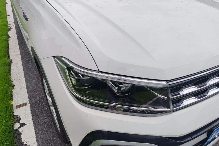 Volkswagen T-Cross 2021 car image #8