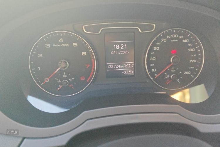 Audi Q3 2016 car image #14
