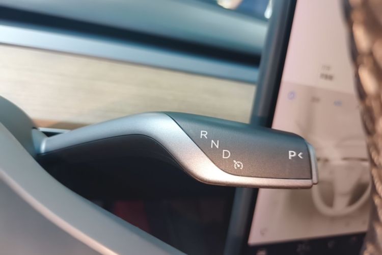 Tesla Model 3 2021 car image #14