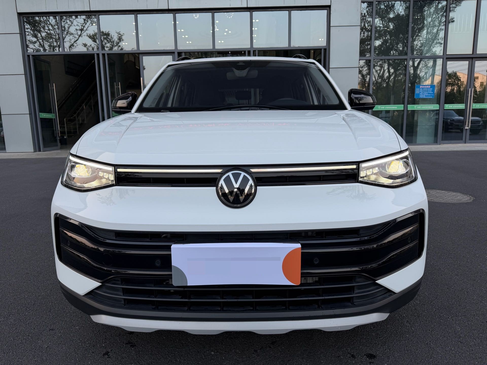 Volkswagen Tharu 2025 immagine di auto #2