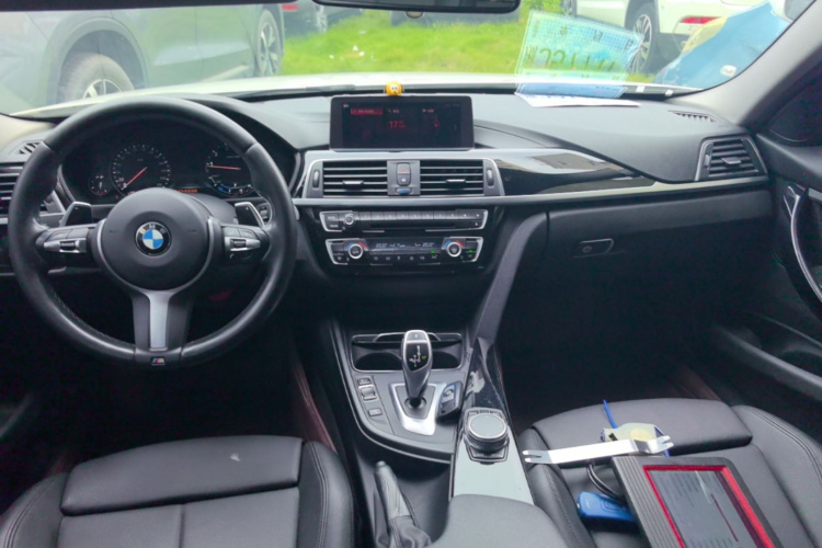 BMW 3 Series 2019 #10 BMW 3 Series 2019 car image #10