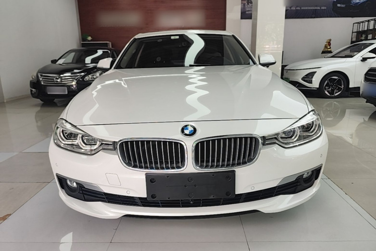 BMW 3 Series 2018 car image #3