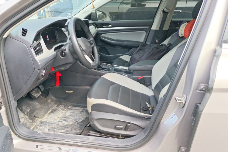 Volkswagen Bora 2023 car image #17