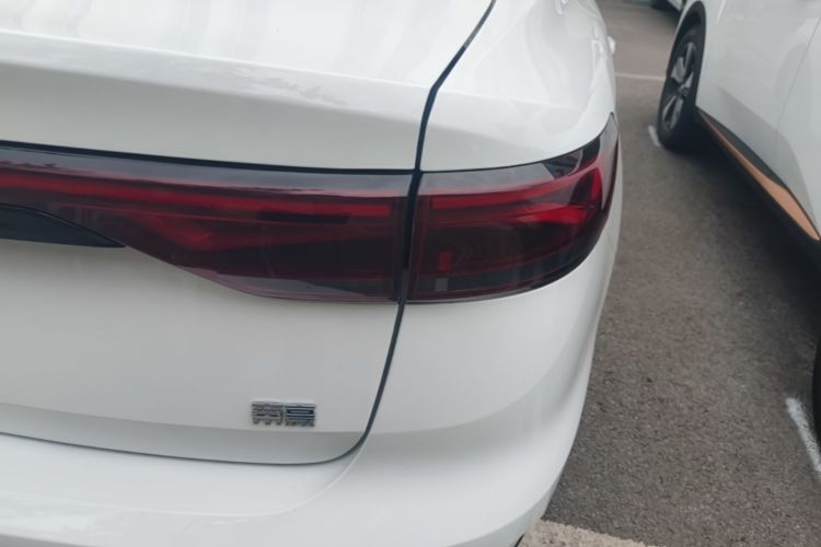 GEELY Emgrand 2024 car image #8