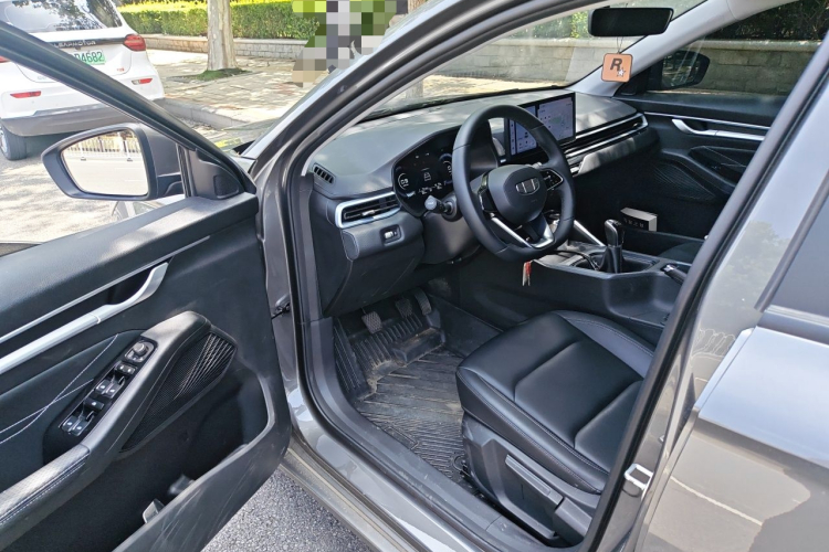 GEELY Emgrand 2025 immagine di auto #9