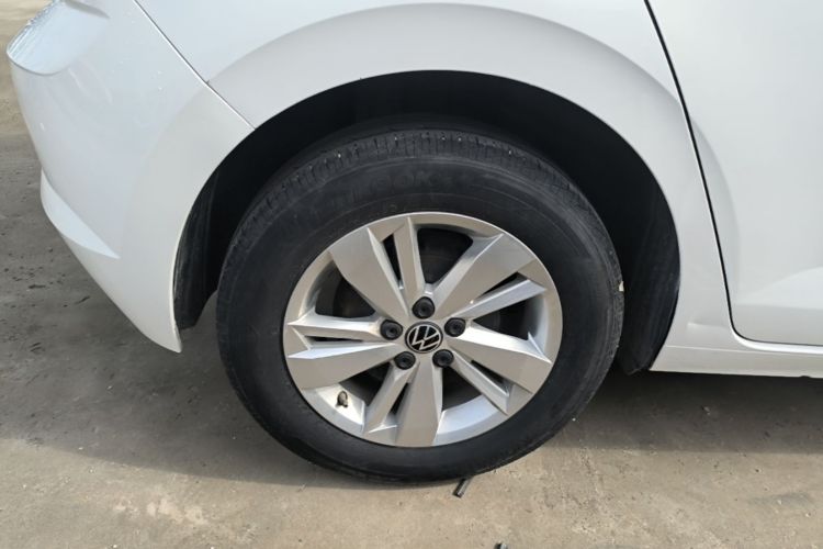 Volkswagen Polo 2022 car image #10