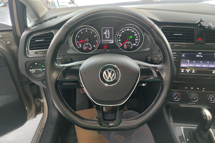 Volkswagen Golf 2017 изображение автомобиля #11