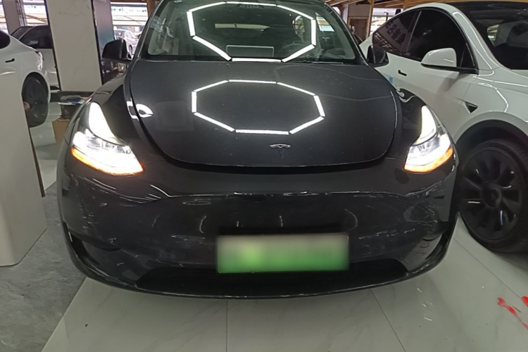 Tesla Model Y 2024 car image #3