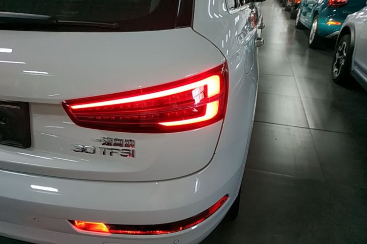Audi Q3 2019 #8 Audi Q3 2019 car image #8