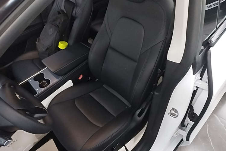 Tesla Model Y 2024 #15 Tesla Model Y 2024 car image #15