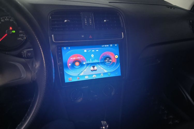Volkswagen Polo 2017 #13 Volkswagen Polo 2017 car image #13