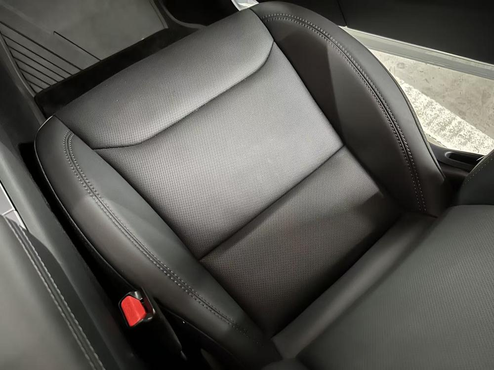 Tesla Model Y 2025 #21 Tesla Model Y 2025 car image #21