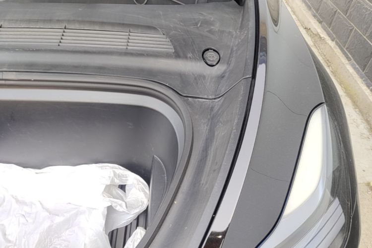 Tesla Model Y 2023 car image #24