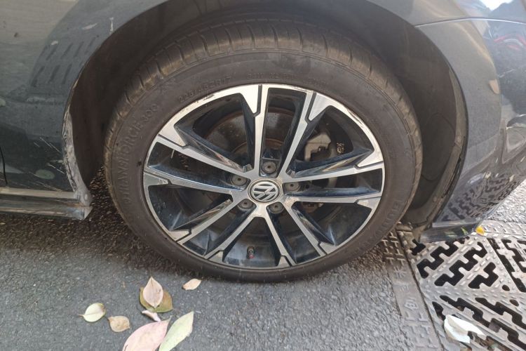 Volkswagen Golf 2018 car image #6