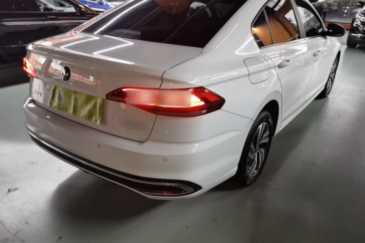 Volkswagen Bora 2026 car image #7
