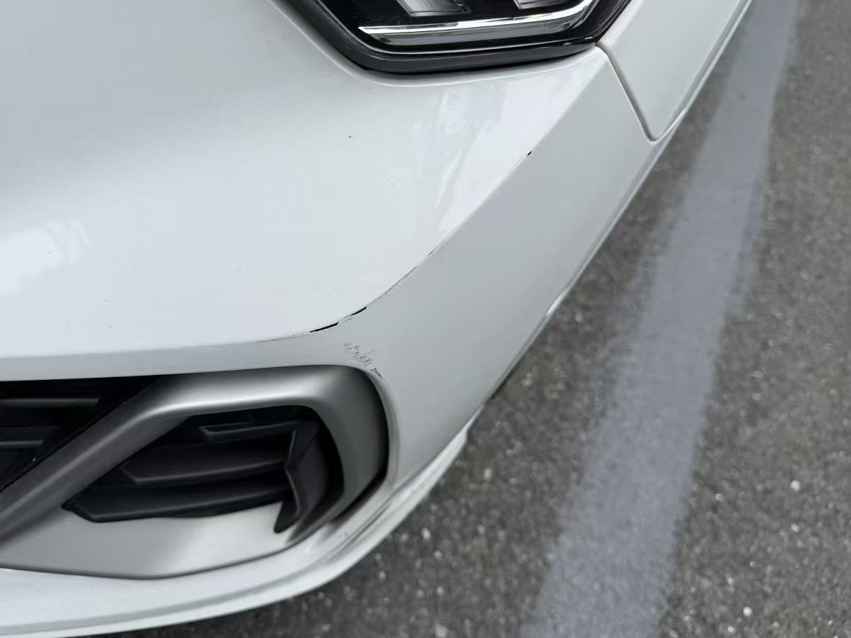 Audi Q3 2023 car image #9
