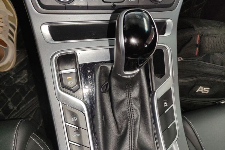 GEELY Emgrand 2020 #14 GEELY Emgrand 2020 car image #14