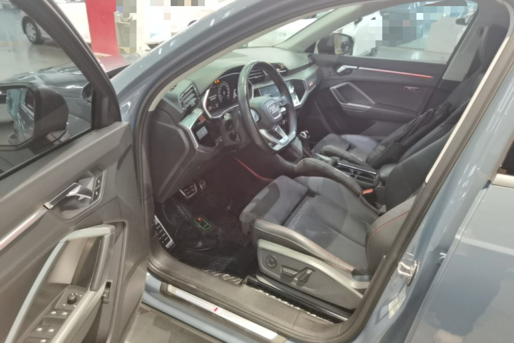 Audi Q3 2022 car image #16