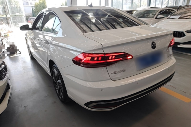 Volkswagen Bora 2023 car image #5