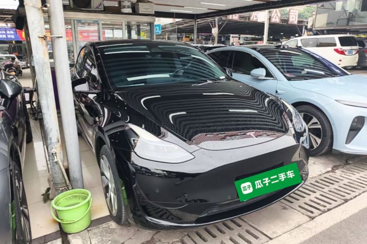 Tesla Model Y 2023 #4 Tesla Model Y 2023 car image #4