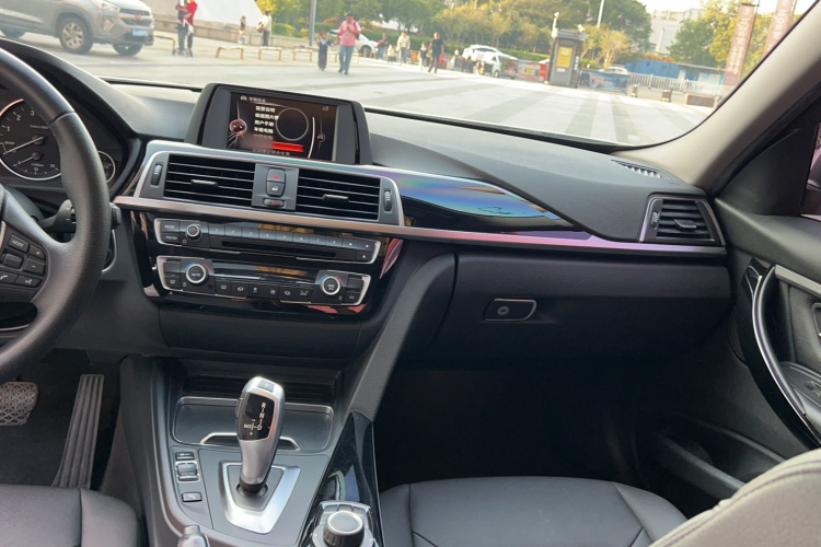 BMW 3 Series 2017 #25 BMW 3 Series 2017 immagine di auto #25