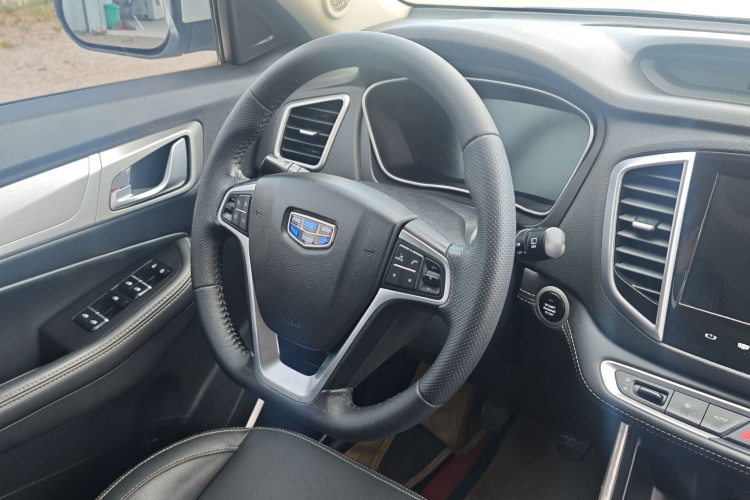 GEELY Vision X6 2020 immagine di auto #14