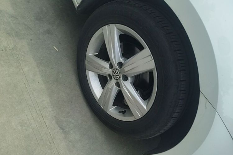 Volkswagen Lavida 2017 car image #9